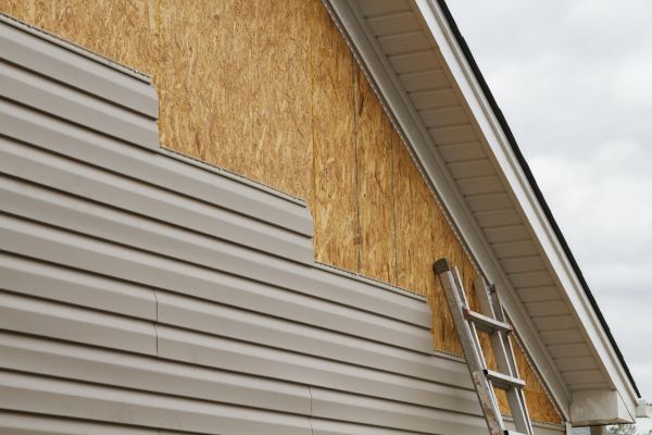 Loose Siding Replacement in West Bend